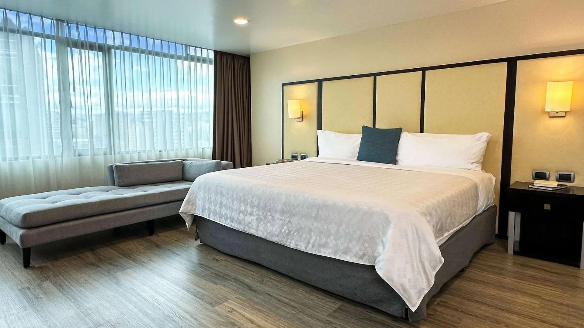 Hotel Wyndham Garden Quito 4*,  Ecuador