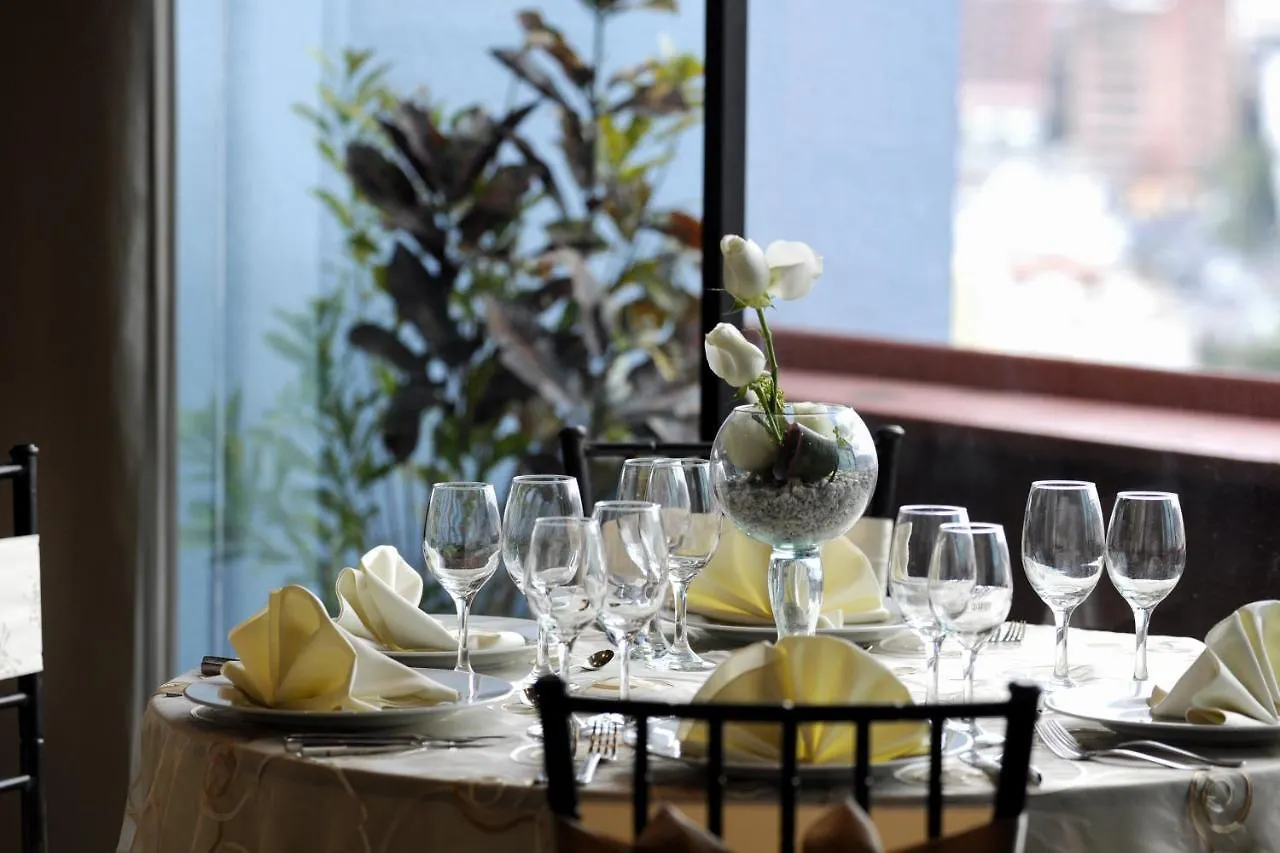 Wyndham Garden Quito Hotel 4*,